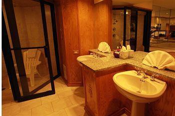 Sybaris Pool Suites Mequon Brown Deer Eksteriør bilde