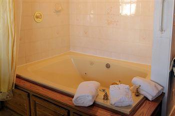 Sybaris Pool Suites Mequon Brown Deer Eksteriør bilde