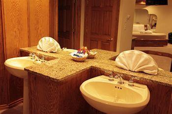 Sybaris Pool Suites Mequon Brown Deer Eksteriør bilde