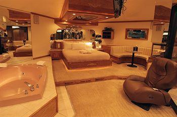 Sybaris Pool Suites Mequon Brown Deer Eksteriør bilde